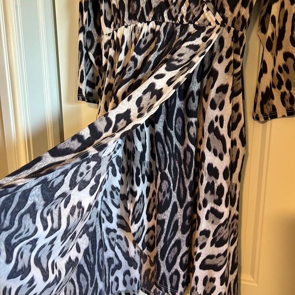 Leopard print vneck wrap style dress - Picture 2 of 4